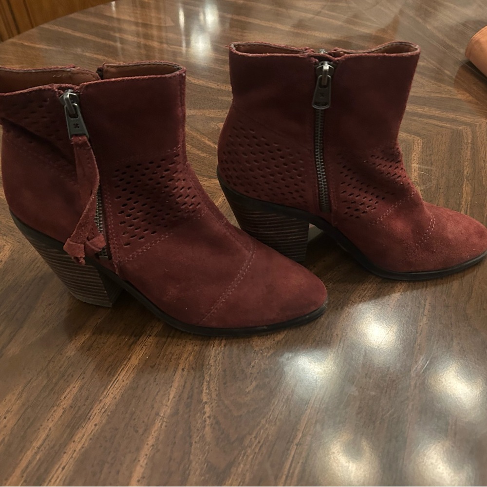 Lucky Brand Maroon Ankle Booties